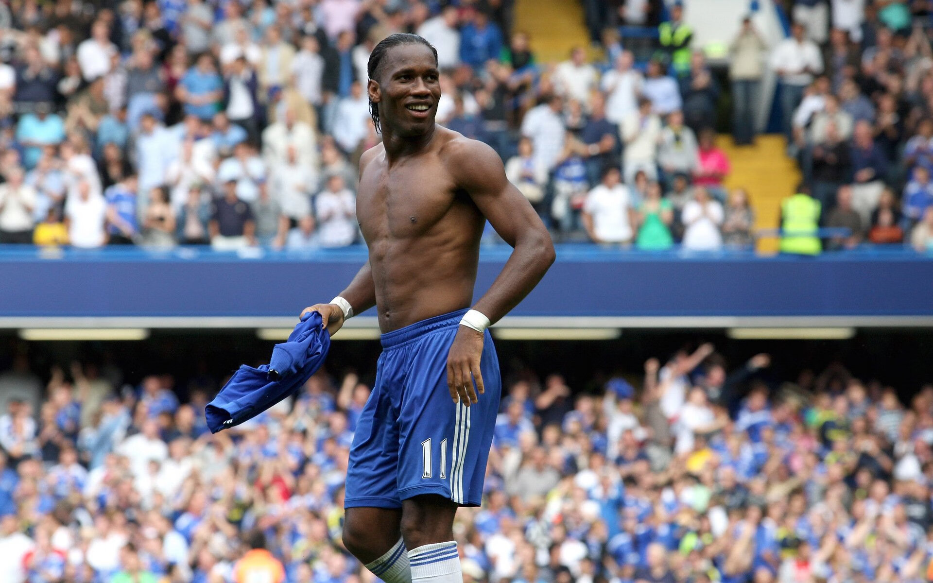 开云体育平台-LOL明星战队宣传片上线引发刷屏，lol明星表演赛完整版